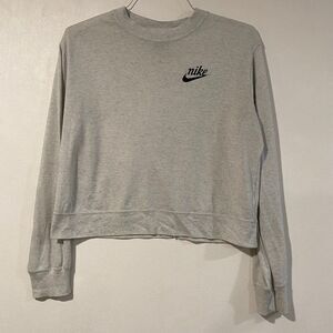 Nike Gray Cropped Crewneck Sweatshirt Women’s Small | Logo Pullover